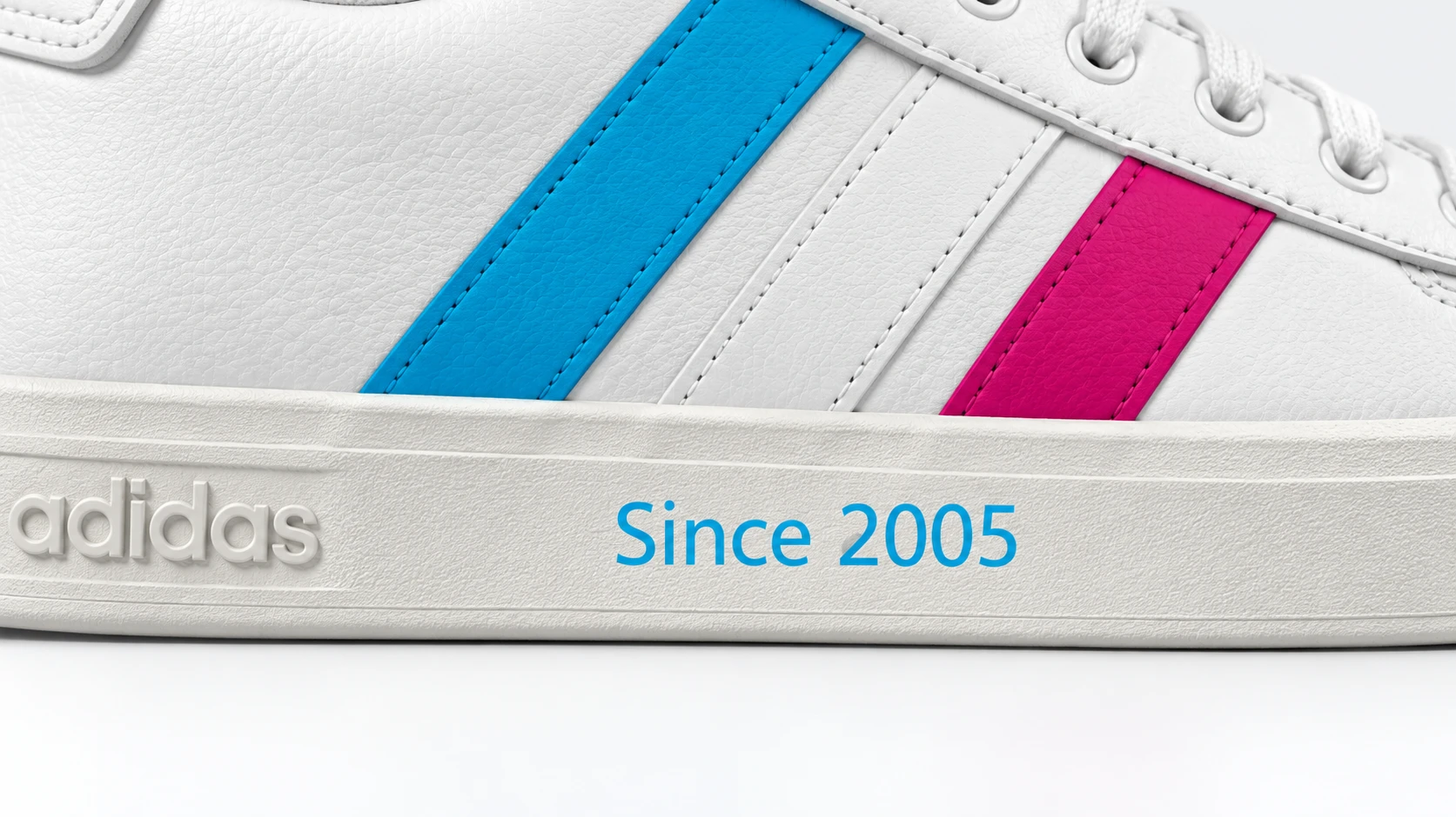 Claim „Since 2005“ in Blau auf der Außensohle, Streifen in Hellblau und Pink